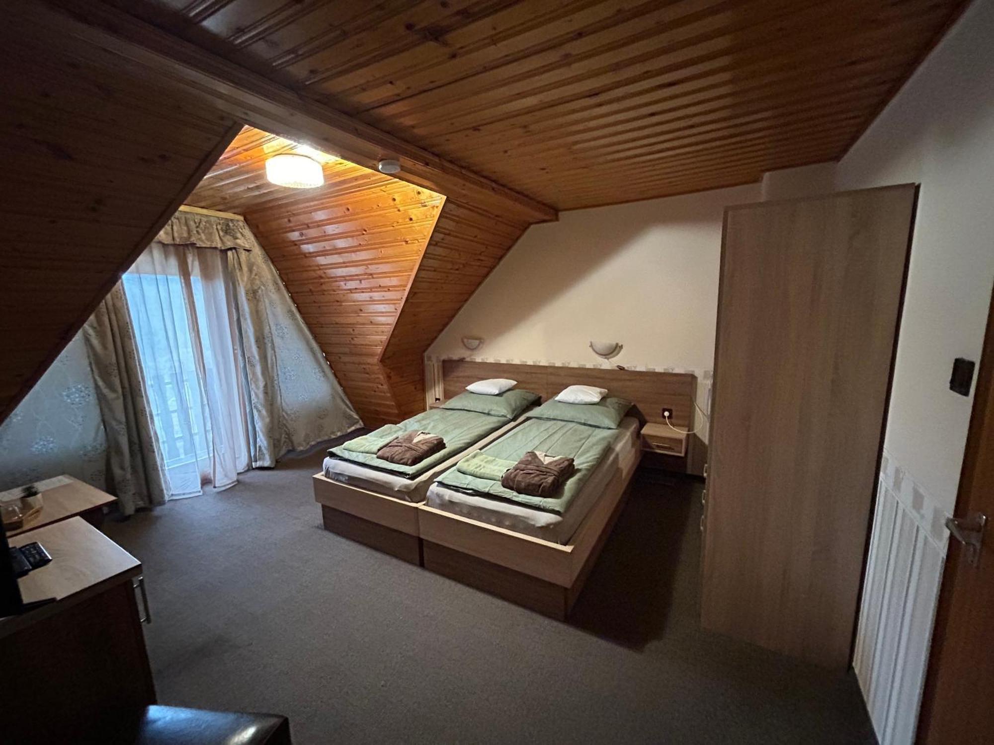 Toth Vendeghaz Hotel บุค ภายนอก รูปภาพ