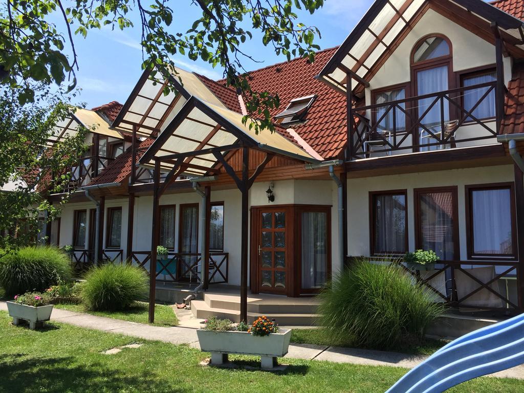 Toth Vendeghaz Hotel บุค ภายนอก รูปภาพ