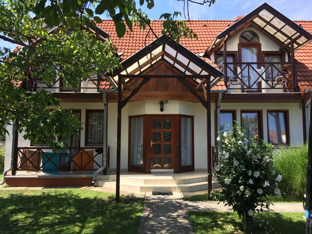 Toth Vendeghaz Hotel บุค ภายนอก รูปภาพ