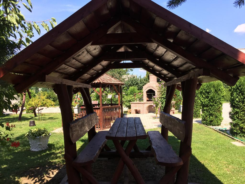 Toth Vendeghaz Hotel บุค ภายนอก รูปภาพ